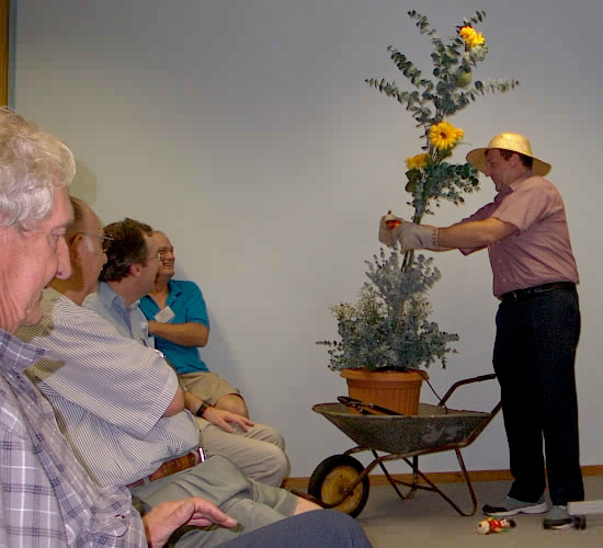 Flower Pot antenna presentation to the Hornsby and Districts Amateur Radio Club (HADARC) in early 1993